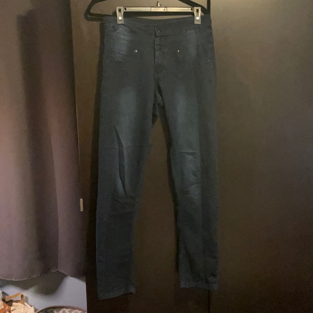 High waist skinny super stretchy dark blue jeans.